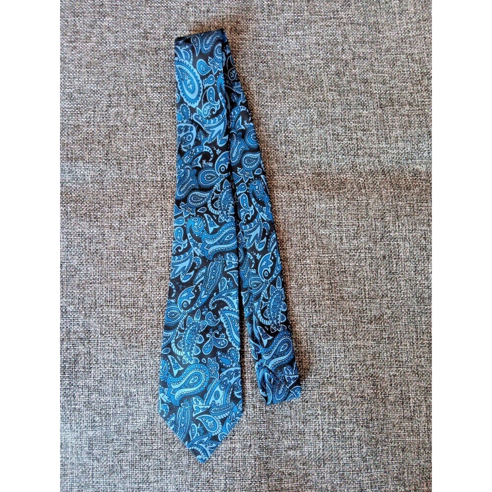 Tie 70s 80s 90s Y2K Men Prince Consort Silk Blue Black Paisley 2.75 Wide 56 Long